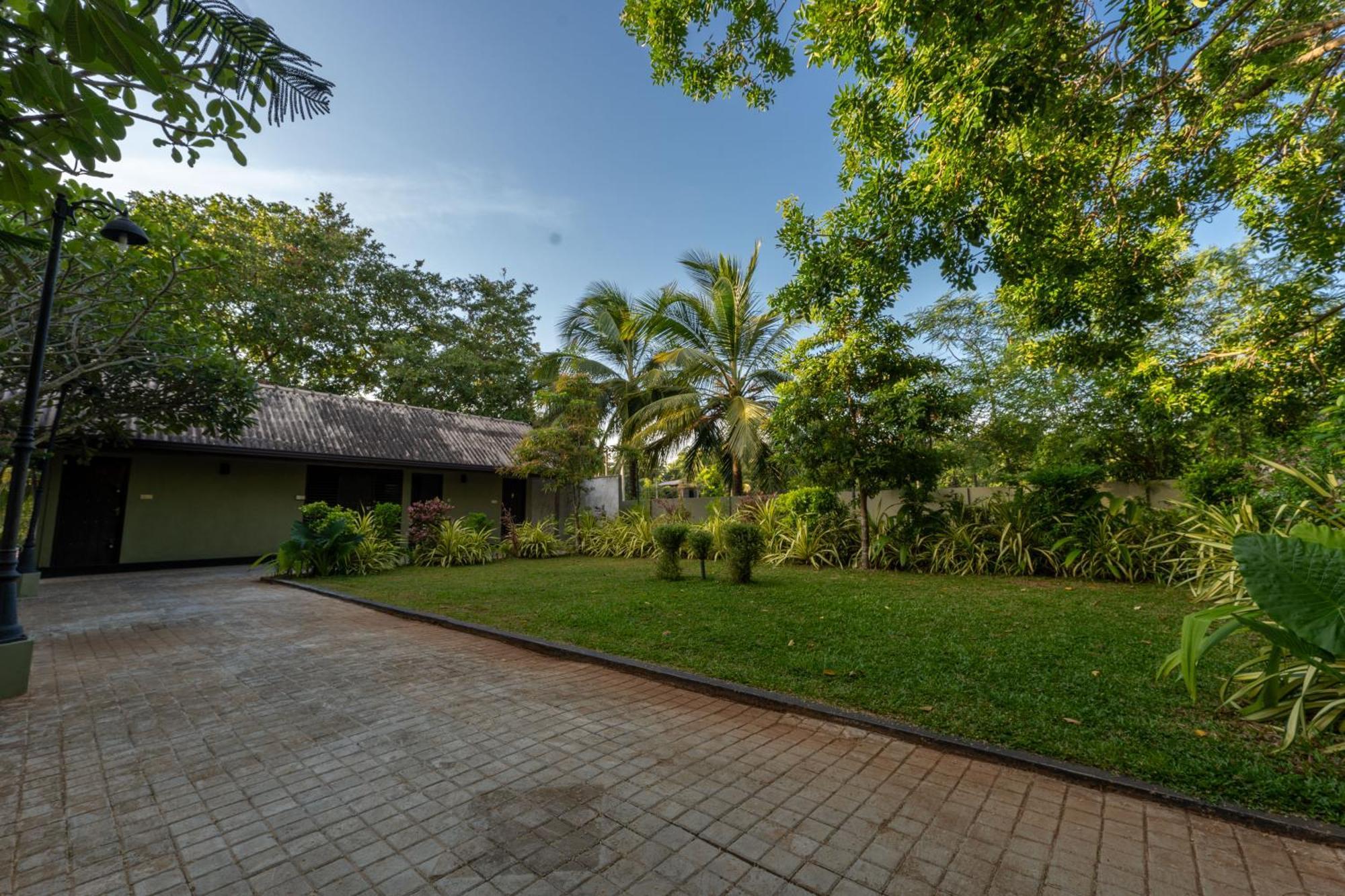 Oak Ray Elephant Lake Sigiriya Exterior foto